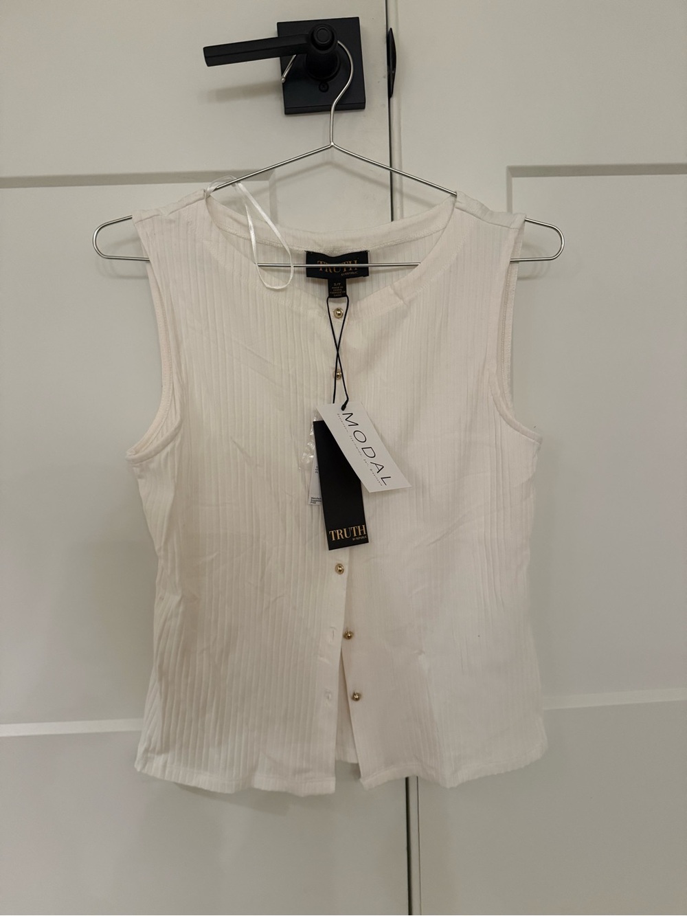 Truth Sleeveless White Ribbed Button-Front Tank
